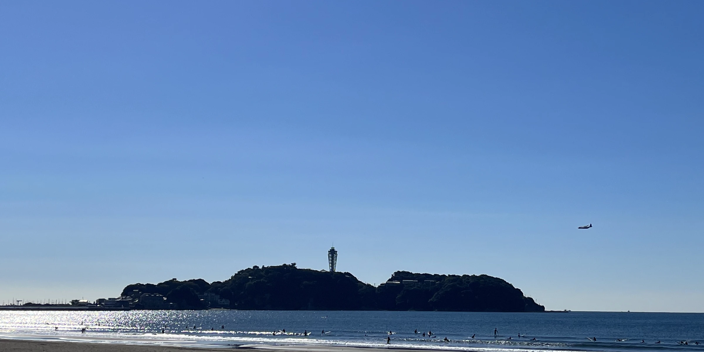 江の島と湘南の海